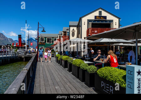 Quai de banderoles, Queenstown, Otago, île du Sud, Nouvelle-Zélande Banque D'Images