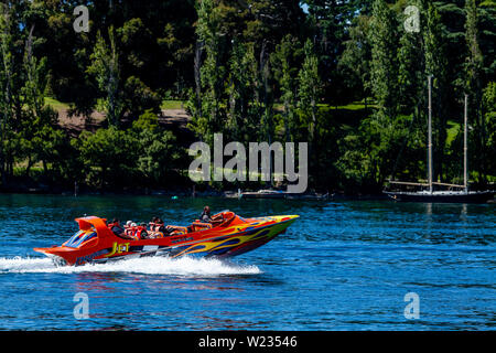 Sports d'aventure sur le lac Wakatipu, Queenstown, Otago, île du Sud, Nouvelle-Zélande Banque D'Images