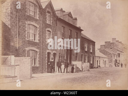 Victorian fin des années 1880 / début des années 1890 Photographie montrant les résidents dans un rue Borth, au Pays de Galles Banque D'Images