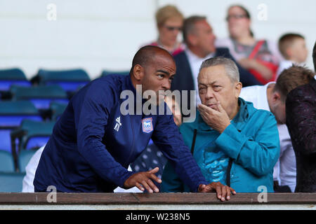 Co propriétaire de West Ham United, David Sullivan parler d'ancien joueur, Kieron Dyer - Ipswich Town v West Ham United, amical d'avant saison, Portman Road, Ipswich - 28 juillet 2018. Banque D'Images