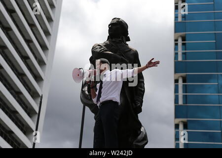 Caracas, Venezuela. 05 juillet, 2019. Juan Guaido, auto-proclamé président par intérim du Venezuela, prend la parole à un rassemblement le jour de l'indépendance. Guaido a demandé à la société civile pour protester contre le gouvernement du chef de l'État Maduro. Le Venezuela commémore le 5 juillet l'indépendance de l'Espagne en 1811. Credit : Rafael Hernandez/dpa/Alamy Live News Banque D'Images