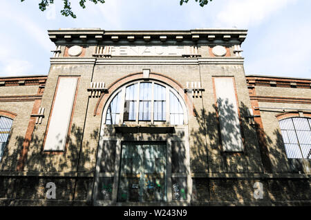 Entrée principale de l'ancienne usine automobile Renault, Ile Seguin, Paris, Hauts-de-Seine, Ile de France, France Banque D'Images