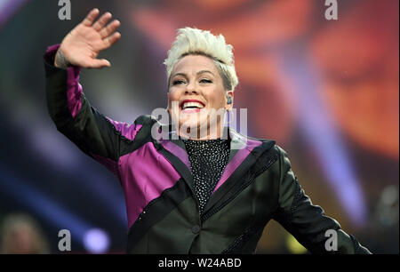 Cologne, Allemagne. 05 juillet, 2019. L'US-American pop rock singer Rose est sur scène à un concert dans le stade RheinEnergieStadion. Pink sera vu à six autres concerts en Allemagne. Credit : Henning Kaiser/DPA - ATTENTION : Seulement pour un usage éditorial en relation avec les rapports actuels et qu'avec mention de la complète de crédit ci-dessus/dpa/Alamy Live News Banque D'Images