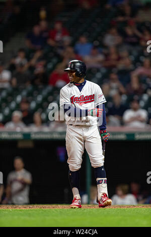 Cleveland, Ohio, USA. 16 mai, 2019. Les Indians de Cleveland shortstop Francisco Lindor (12) réagit au cours d'un match entre les Orioles de Baltimore et les Indians de Cleveland le 16 mai 2019 au Progressive Field de Cleveland, OH. Adam Lacy/CSM/Alamy Live News Banque D'Images