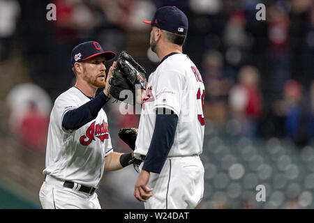 16 mai 2019 : Cleveland Indians droit fielder Jordanie Luplow (8) célèbre après avoir remporté un match entre les Orioles de Baltimore et les Indians de Cleveland le 16 mai 2019 au Progressive Field de Cleveland, OH. Adam Lacy/CSM. Banque D'Images