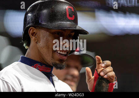 16 mai 2019 : Cleveland Indians shortstop Francisco Lindor (12) sourit pendant un match entre les Orioles de Baltimore et les Indians de Cleveland le 16 mai 2019 au Progressive Field de Cleveland, OH. Adam Lacy/CSM. Banque D'Images