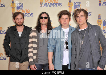 LOS ANGELES, CA. 01 juin 2009 : Kings of Leon au 2009 MTV Movie Awards à Universal Studios Hollywood. © 2009 Paul Smith / Featureflash Banque D'Images