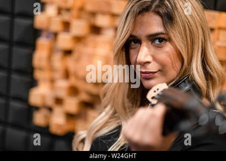 Portrait d'un musicien avec violon Banque D'Images