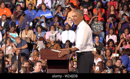 USA, Floride, le 20 octobre 2016 : Le Président des Etats-Unis Barack Obama rencontre des étudiants de l'Université Memorial en Floride. Banque D'Images
