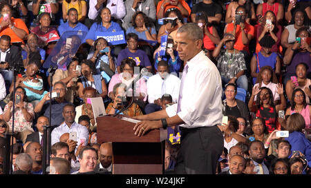 USA, Floride, le 20 octobre 2016 : Le Président des Etats-Unis Barack Obama rencontre des étudiants de l'Université Memorial en Floride. Banque D'Images