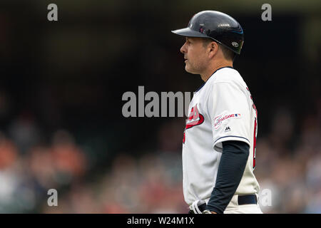 Cleveland, Ohio, USA. 16 mai, 2019. Les Indians de Cleveland coach Brian Sweeney attend lors d'un match entre les Orioles de Baltimore et les Indians de Cleveland le 16 mai 2019 au Progressive Field de Cleveland, OH. Adam Lacy/CSM/Alamy Live News Banque D'Images