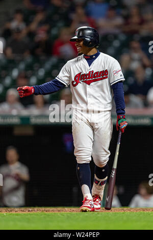 Cleveland, Ohio, USA. 16 mai, 2019. Les Indians de Cleveland shortstop Francisco Lindor (12) réagit au cours d'un match entre les Orioles de Baltimore et les Indians de Cleveland le 16 mai 2019 au Progressive Field de Cleveland, OH. Adam Lacy/CSM/Alamy Live News Banque D'Images