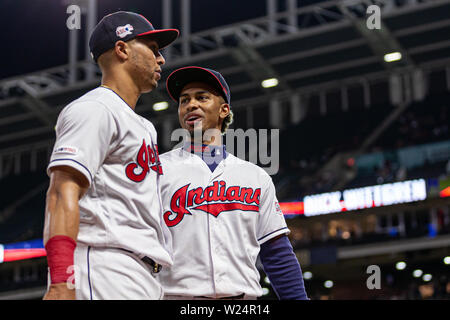 Cleveland, Ohio, USA. 16 mai, 2019. Les Indians de Cleveland shortstop Francisco Lindor (12) sourit pendant un match entre les Orioles de Baltimore et les Indians de Cleveland le 16 mai 2019 au Progressive Field de Cleveland, OH. Adam Lacy/CSM/Alamy Live News Banque D'Images