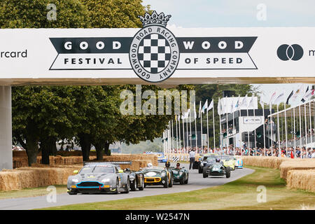 Goodwood, Chichester, West Sussex, UK. 5 juillet, 2019. Goodwood Festival of Speed ; Aston Martin défilé du centenaire : Action Crédit Plus Sport/Alamy Live News Banque D'Images