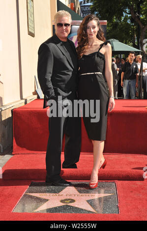 LOS ANGELES, CA. Février 03, 2009 : 'CSI : Crime Scene Investigation' star William Petersen & femme Gina Cirone sur Hollywood Boulevard où il a été honoré avec le 2,379ème étoile sur le Hollywood Walk of Fame. © 2009 Paul Smith / Featureflash Banque D'Images