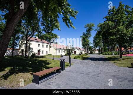 Tallinn, Estonie le 16 juin 2019 l'Maarjamae Palace est une attraction intéressante et belle de la ville. La grille en fer forgé de l'entrée, GA Banque D'Images