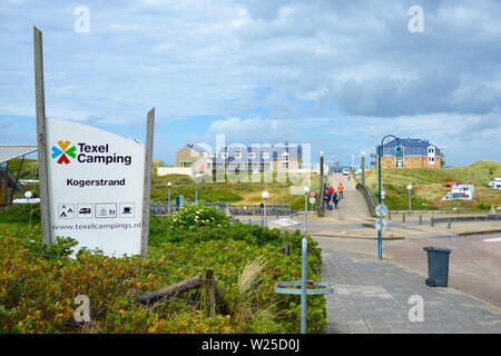 De Koog Texel, /Pays-Bas - Juin 2018 : Signe de Camping site appelé 'Kogerstrand' dans près de l'entrée de la plage Banque D'Images