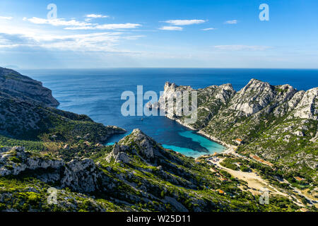 Un de mes préférés calanque à Marseille, la vue depuis ce point est totalement incroyable. Banque D'Images