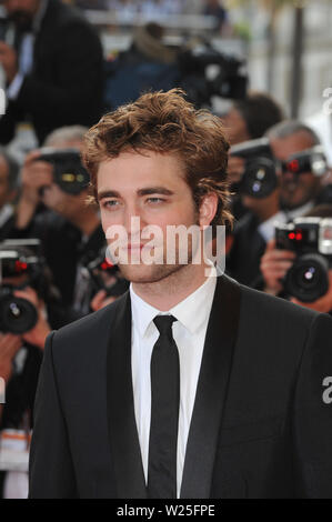 CANNES, FRANCE. 20 mai 2009 : Robert Pattinson à la première de "Inglourious Basterds" en compétition au 62e Festival de Cannes. © 2009 Paul Smith / Featureflash Banque D'Images