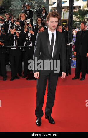 CANNES, FRANCE. 20 mai 2009 : Robert Pattinson à la première de "Inglourious Basterds" en compétition au 62e Festival de Cannes. © 2009 Paul Smith / Featureflash Banque D'Images