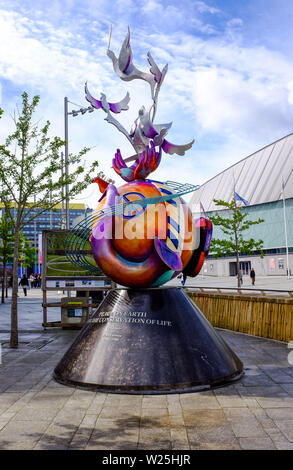 Liverpool Merseyside UK - le monument de la paix et l'harmonie pour les gens doués de l'Europe à l'occasion du 70e anniversaire de John Lennon Banque D'Images