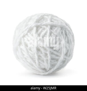 Pelote de fil de laine blanc isolated on white Banque D'Images