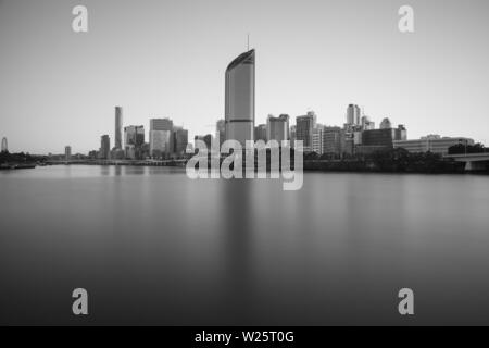 Une vue de ville Brisbane prises de Southbank. Brisbane est la capitale de l'État du Queensland en Australie. Banque D'Images