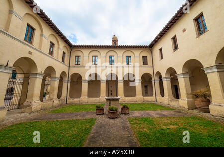 Umbertide (Italie) - un peu charmante ville médiévale avec château en pierre sur le Tibre, province de Pérouse. Ici le centre historique. Banque D'Images