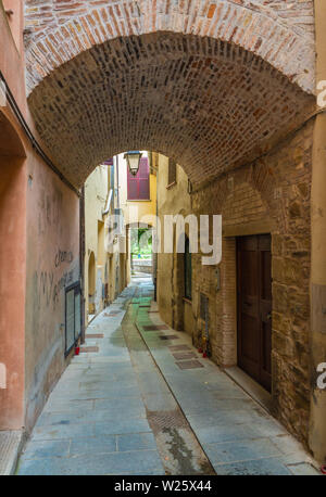 Umbertide (Italie) - un peu charmante ville médiévale avec château en pierre sur le Tibre, province de Pérouse. Ici le centre historique. Banque D'Images