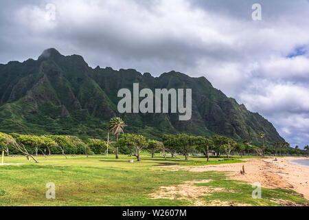 Kualoa Ridge Mountains, Oahu, Hawaii Banque D'Images