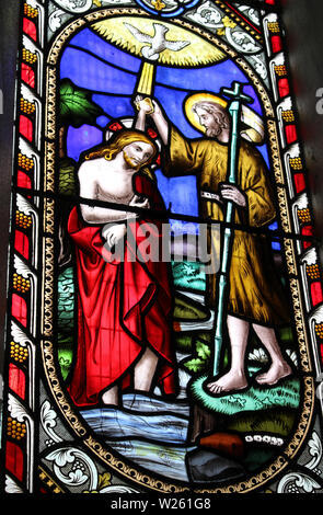 Détail du vitrail 'Scènes de la vie du Christ' représentant le baptême de Jésus Banque D'Images