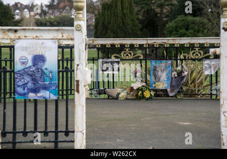 L'emblématique kiosque où David Bowie et ses amis de l'Art Lab Beckenham effectuée à la fête d'été en 1969. Le kiosque est dans le Croydon Road Recreation Ground à Beckenham, dans le sud de Londres Banque D'Images