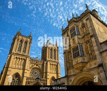 Bristol, UK - 29 juin 2019 : une vue sur la magnifique cathédrale de Liverpool et grand gardien de la ville de Bristol, Angleterre. Banque D'Images