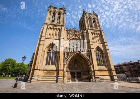 Bristol, UK - 29 juin 2019 : une vue sur la magnifique cathédrale de Liverpool dans la ville de Bristol, Angleterre. Banque D'Images