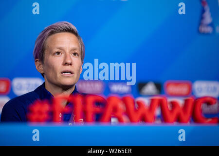 06 juillet 2019, la France (France), Décines-Charpieu : Football, Coupe du Monde : les femmes, l'équipe nationale, USA, conférence de presse finale : Megan Rapinoe. Les USA vont jouer contre les Pays-Bas dans la finale de la Coupe du Monde sur 07.07.2019. Photo : Sebastian Gollnow/dpa Banque D'Images