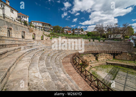 Ohrid, Macédoine du Nord - Avril 2019 : Ruines et vestiges de l'ancien théâtre romain Banque D'Images