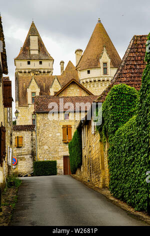 Château des Milandes est une maison de maître située sur la commune de Castelnaud-la-Chapelle dans le département de la Dordogne. Banque D'Images