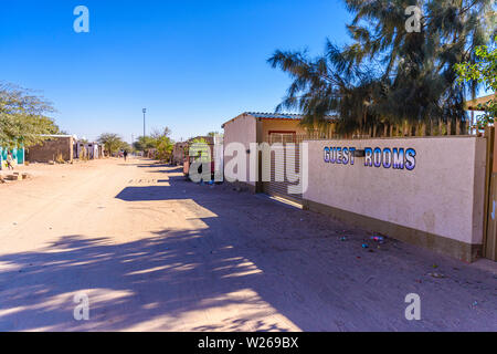 Publicité chambre Chambres à un canton à la périphérie d'Otjiwarongo, Namibie Banque D'Images