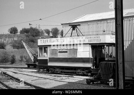 Sheffield Tram 350 (construite en 1919) image prise au cours des premières années de Crich Tramway Village Derbyshire, le 12 mai 1965, B Pickering. Banque D'Images