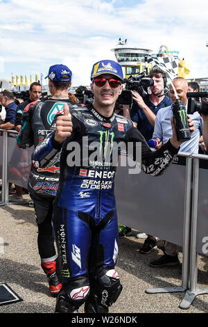 6 juillet 2019, Sachsenring Motorsport racing circuit, Hohenstein-Ernstthal, Chemnitz, Saxe, Allemagne ; de MotoGP Allemagne séance de qualification ; Maverick Vinales célèbre 3ème en Action Crédit : qualification Plus Sport Images/Alamy Live News Banque D'Images