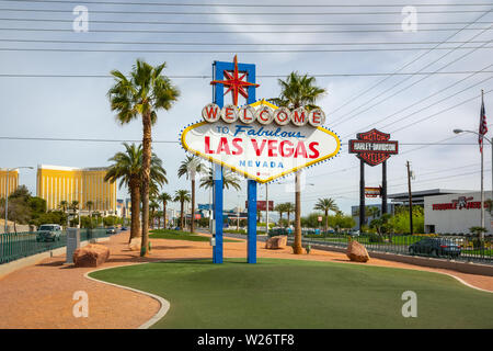 LAS VEGAS, NEVADA - le 8 avril 2019 : le célèbre panneau Welcome to Fabulous Las Vegas. USA Banque D'Images