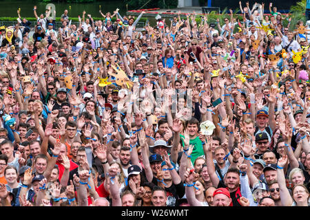 Dortmund, Allemagne, Juillet 06, 2019 : Les joueurs vont assister Pokemon Fest au Westfalenpark Dortmund sur Juillet 06, 2019. Développeur de jeux mobiles Niantic a occupé les quatre jours Pokemon Rendez-Fest à Dortmund du jeudi au dimanche, avec des milliers de joueurs participant à l'événement - POKEMON RENDEZ Festival im Dortmunder Westfalenpark vom 4.7. bis 7.7.2019. Dortmund, Allemagne Banque D'Images