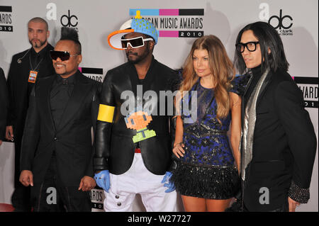 LOS ANGELES, CA. 21 novembre 2010 : Fergie & Black Eyed Peas à l'American Music Awards 2010 au Nokia Theatre L.A. Vivre dans le centre-ville de Los Angeles. © 2010 Paul Smith / Featureflash Banque D'Images