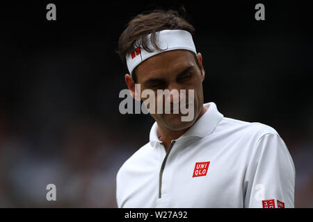 6 juillet 2019, le All England Lawn Tennis et croquet Club, Wimbledon, Angleterre, Tournoi de tennis de Wimbledon, jour 6 ; Roger Federer (SUI) Banque D'Images