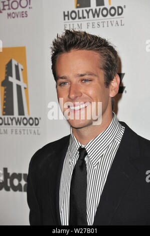 LOS ANGELES, CA. 25 octobre 2010 : Armie Hammer à la 14e édition du Gala des Prix d'Hollywood au Beverly Hilton Hotel. © 2010 Paul Smith / Featureflash Banque D'Images