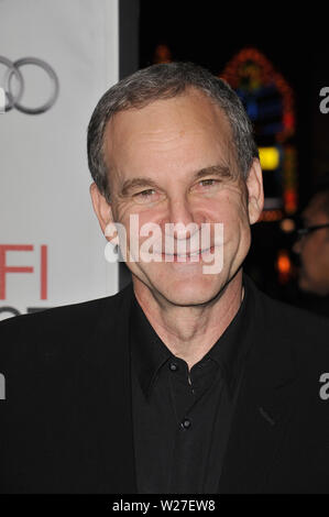 LOS ANGELES, CA. 04 novembre 2010 : Marshall Herskovitz lors de la première mondiale de 'Love & Autres drogues" comme la soirée d'ouverture de gala l'AFI Fest 2010 au Grauman's Chinese Theatre, à Hollywood. © 2010 Paul Smith / Featureflash Banque D'Images