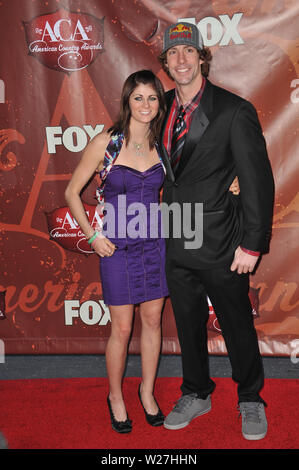 LAS VEGAS, NV. Le 06 décembre 2010 : Travis Pastrana à la 2010 American Country Awards au MGM Grand Garden Arena, à Las Vegas.. © 2010 Paul Smith / Featureflash Banque D'Images