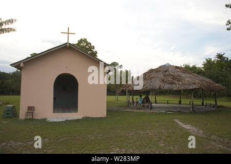 Église, communauté, Boa Esperança Cuieiras River, Amazonie, Manaus, Amazonas, Brésil Banque D'Images