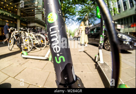 Vienne Autriche Juin.12 2019 La Chaux-S : scooter électrique de l'entreprise la chaux dans la rue à Vienne Autriche Banque D'Images