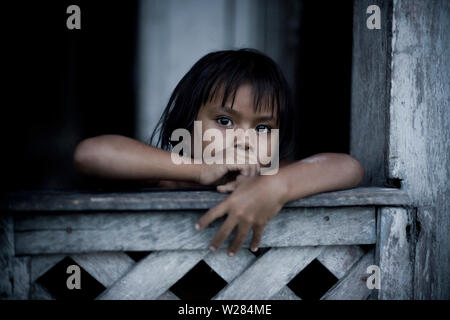 Les enfants, Boa Esperança Communauté, Cuieiras River, Amazonie, Manaus, Amazonas, Brésil Banque D'Images